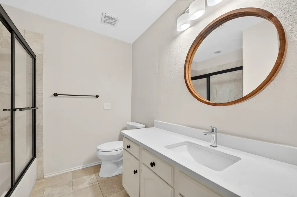 5806 Smoke Glass Trail Dallas TX 75252