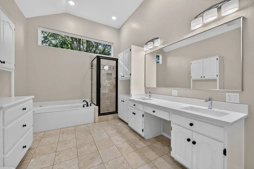 5806 Smoke Glass Trail Dallas TX 75252
