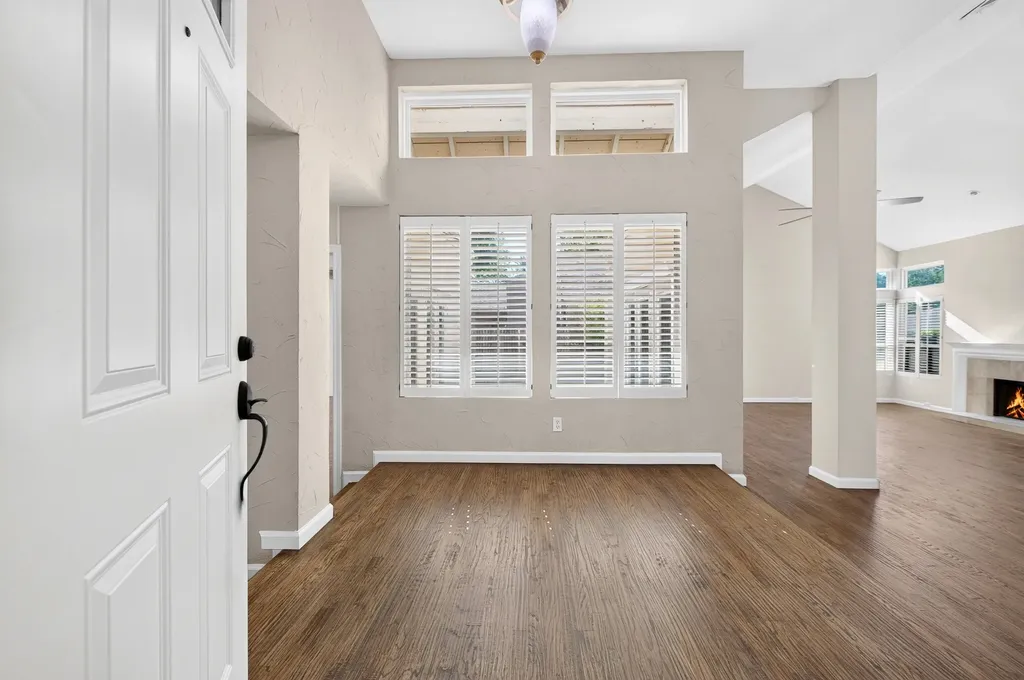 5806 Smoke Glass Trail Dallas TX 75252