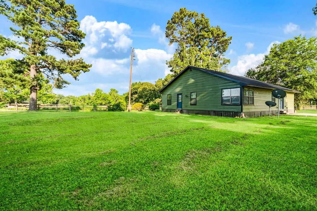 13944 Farm Road 195 Bagwell TX 75412