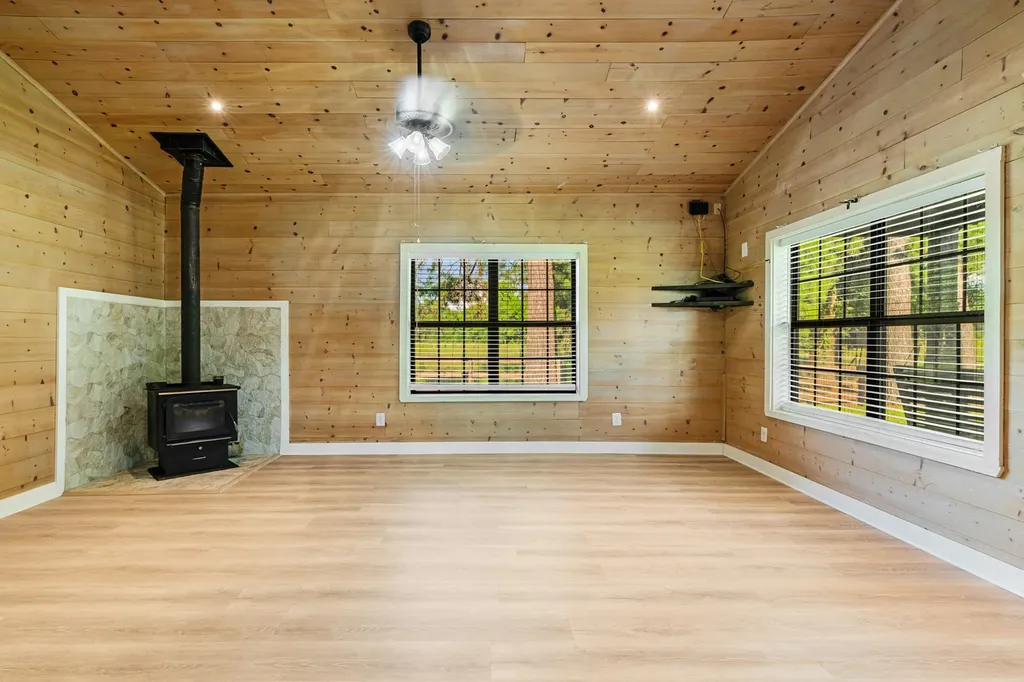 13944 Farm Road 195 Bagwell TX 75412
