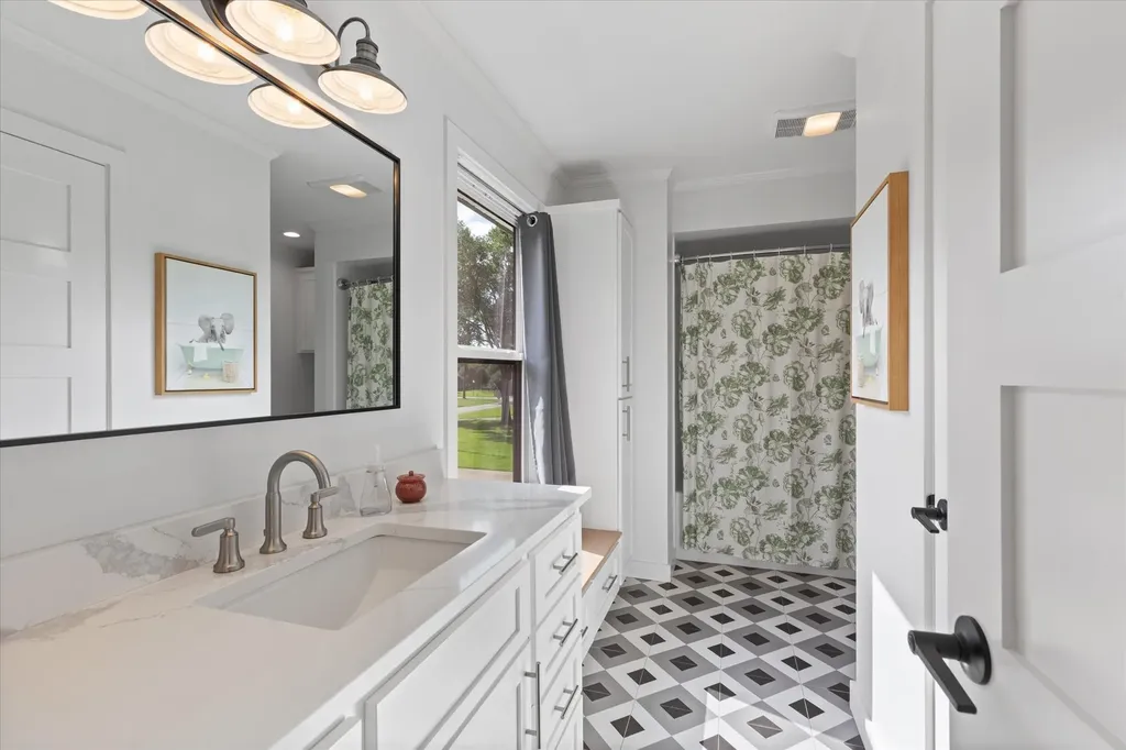 350 Pecan Creek Drive Henderson TX 75654