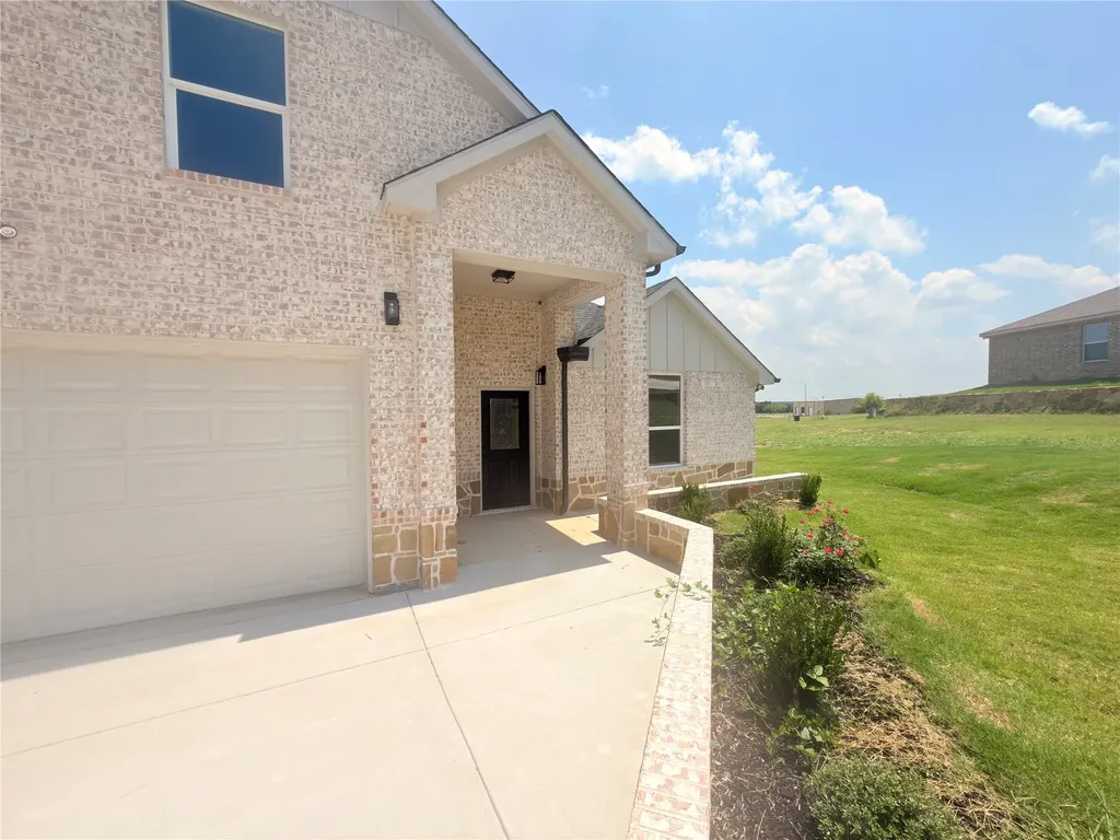 402 Bellaire Circle Mineral Wells TX 76067
