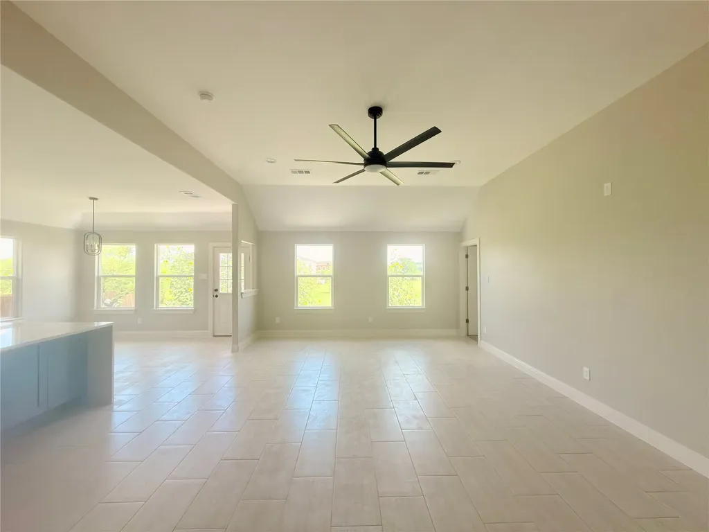 402 Bellaire Circle Mineral Wells TX 76067