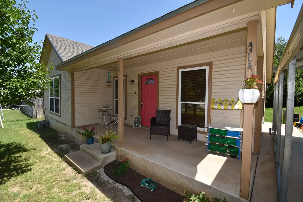 603 W 7th Street Brady TX 76825