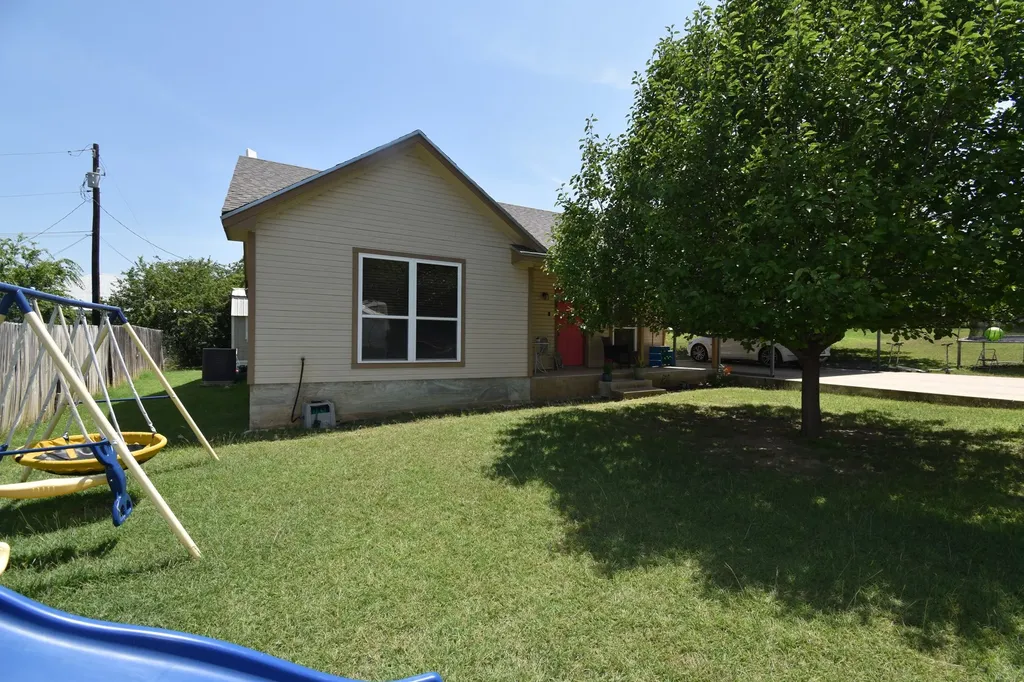 603 W 7th Street Brady TX 76825