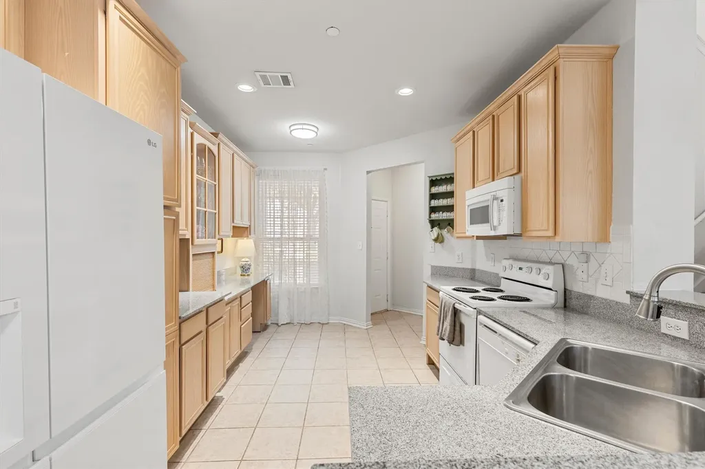 9824 Castlewood Drive Plano TX 75025