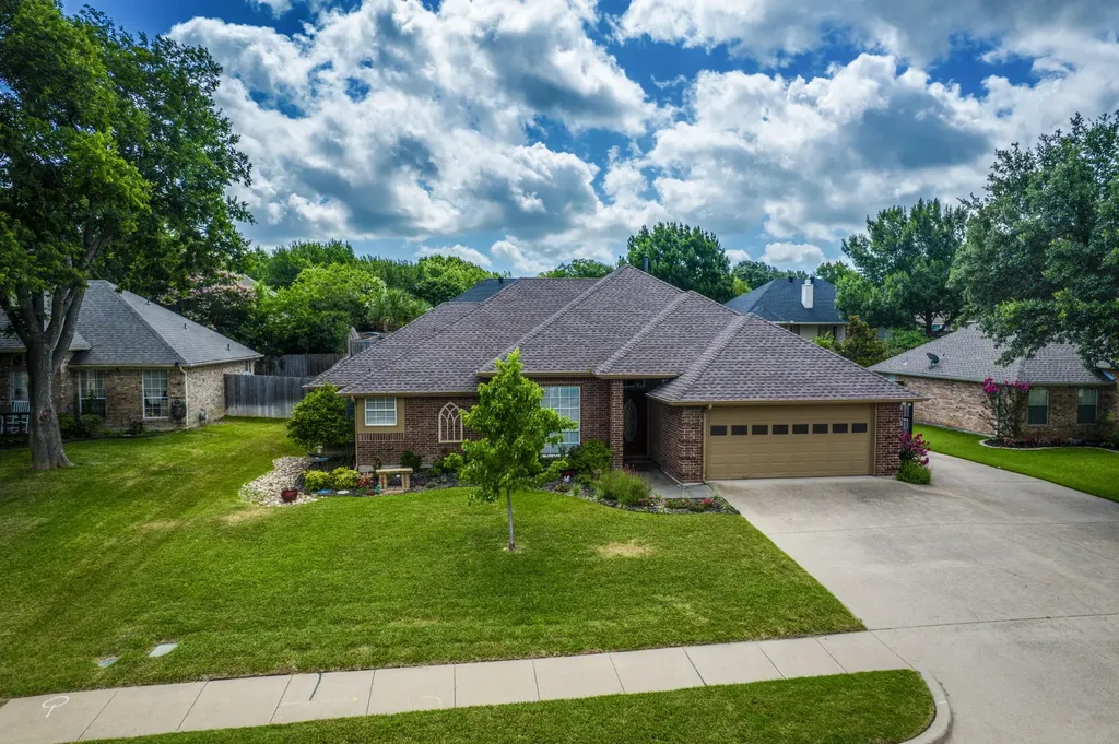 1624 Ross Drive Midlothian TX 76065