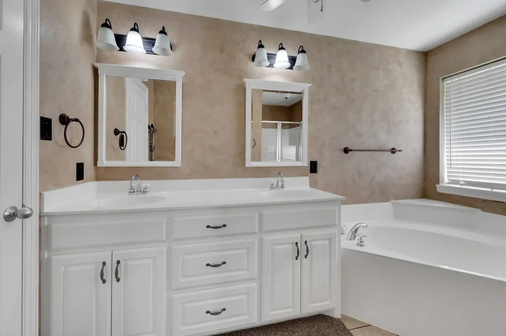 1624 Ross Drive Midlothian TX 76065