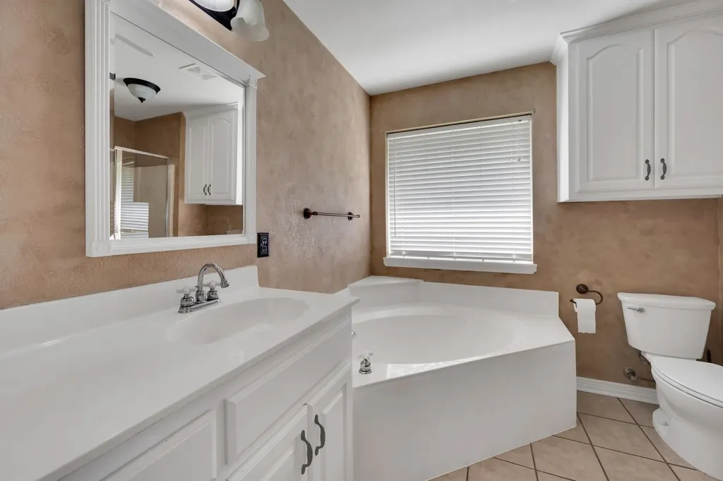 1624 Ross Drive Midlothian TX 76065