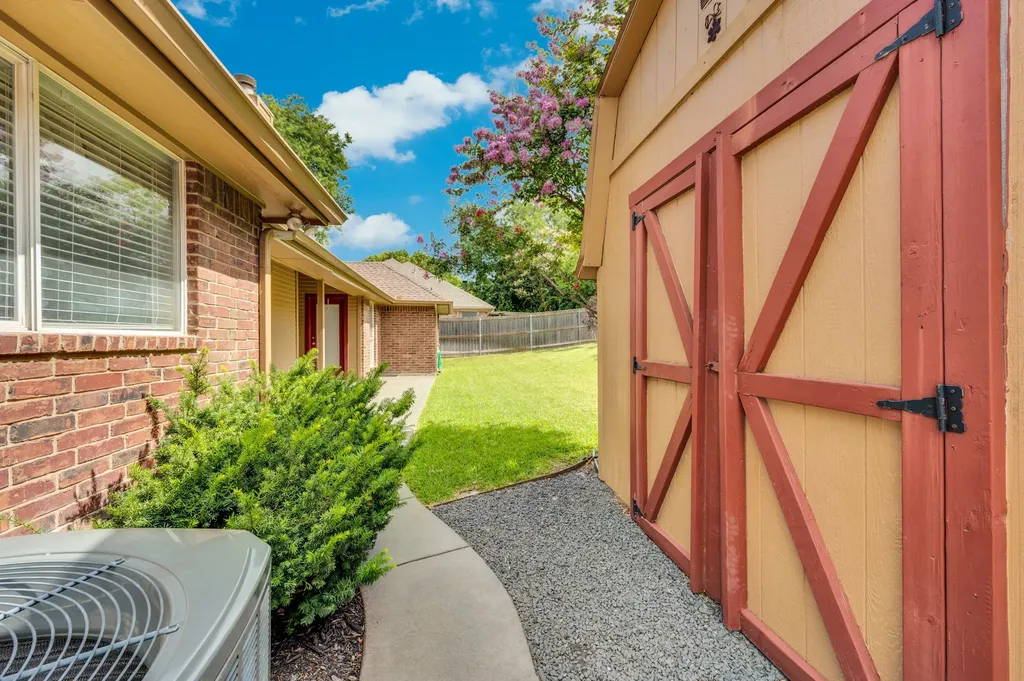 1624 Ross Drive Midlothian TX 76065