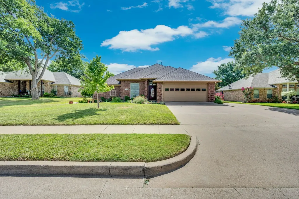 1624 Ross Drive Midlothian TX 76065