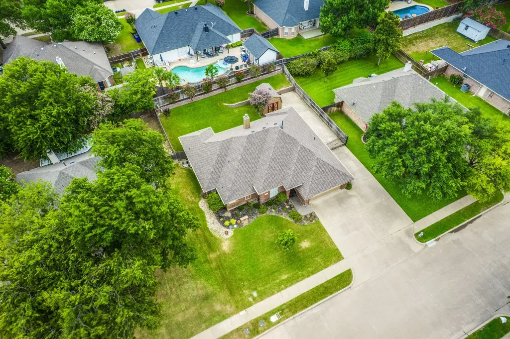1624 Ross Drive Midlothian TX 76065