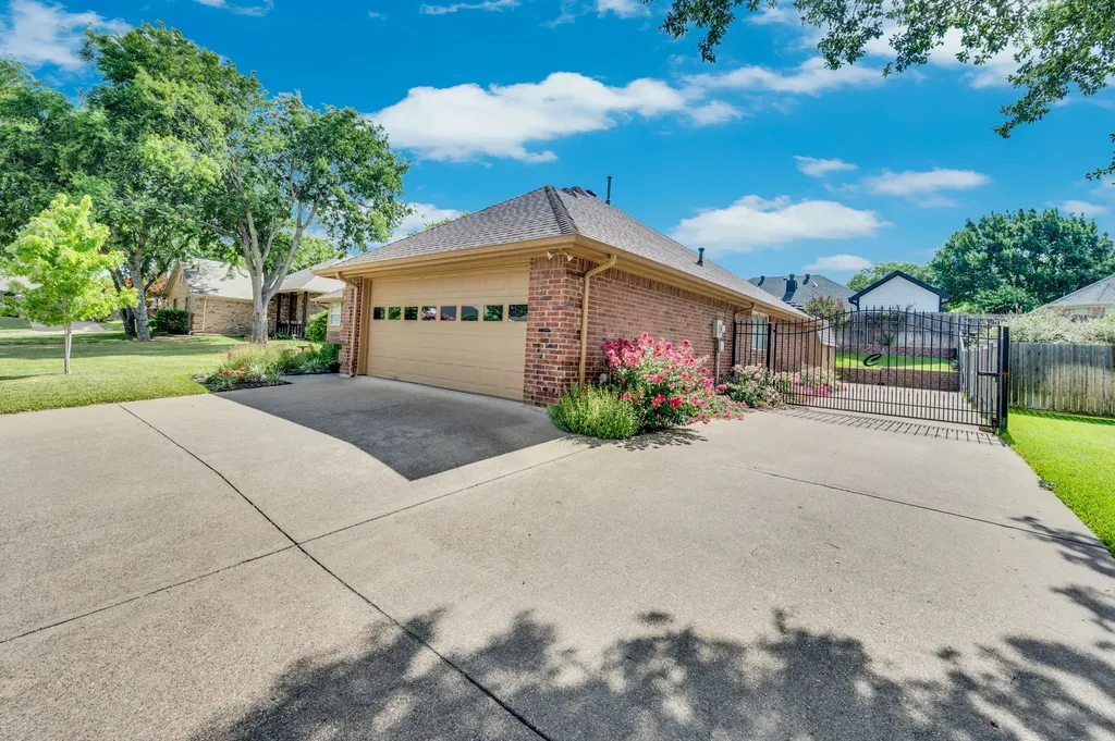 1624 Ross Drive Midlothian TX 76065