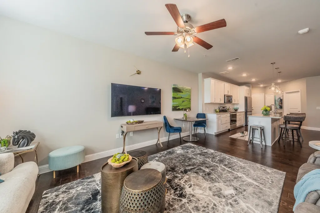 1735 Wittington Place Farmers Branch TX 75234