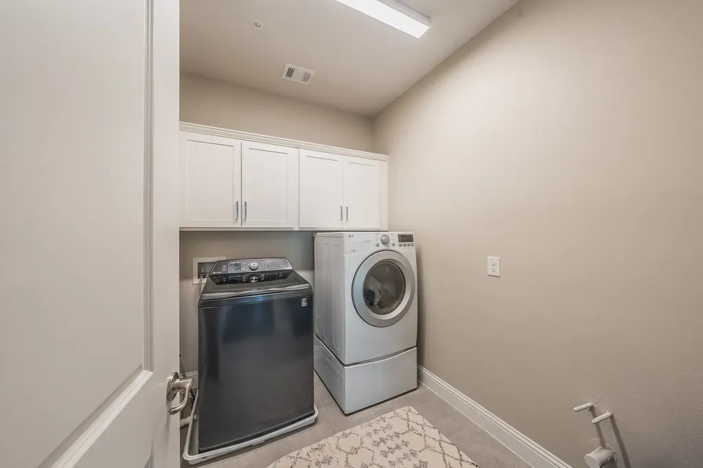 1735 Wittington Place Farmers Branch TX 75234
