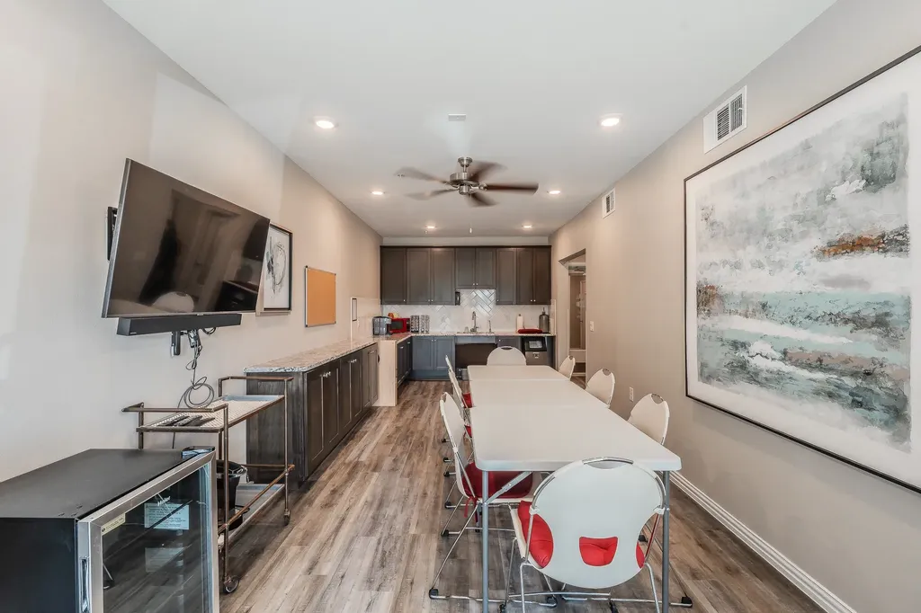1735 Wittington Place Farmers Branch TX 75234