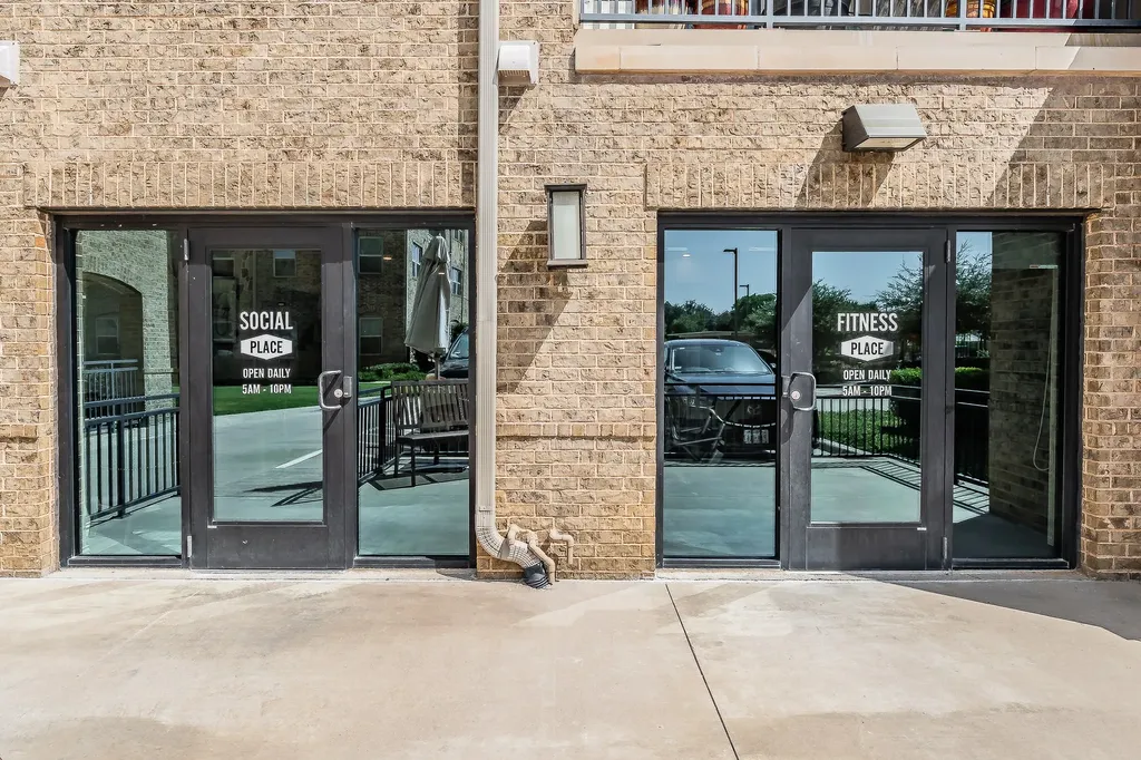 1735 Wittington Place Farmers Branch TX 75234