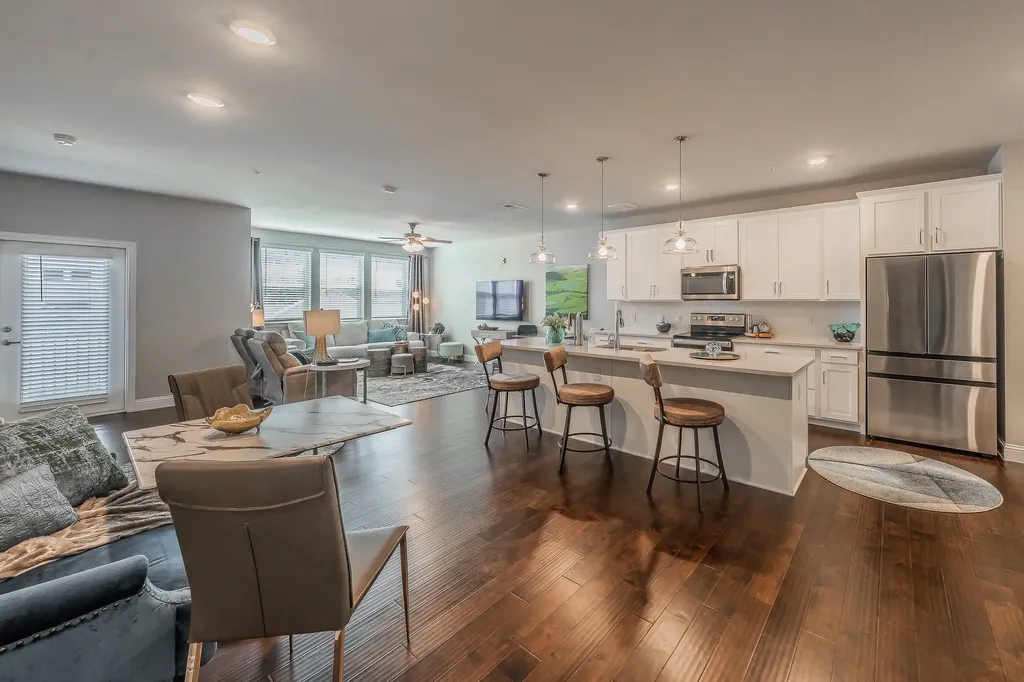 1735 Wittington Place Farmers Branch TX 75234