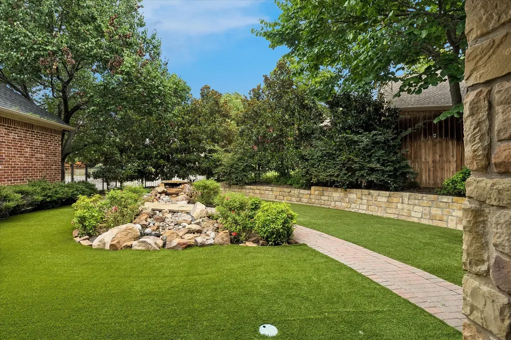 11 Brook Hollow Lane Trophy Club TX 76262