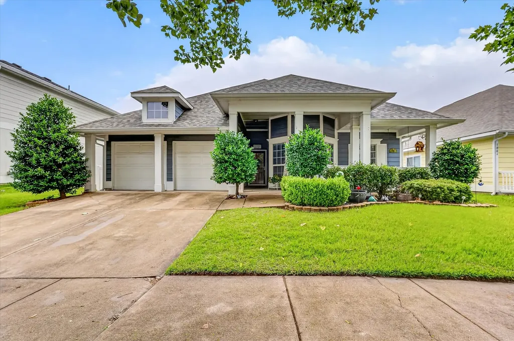 1008 Bell Manor Drive Savannah TX 76227