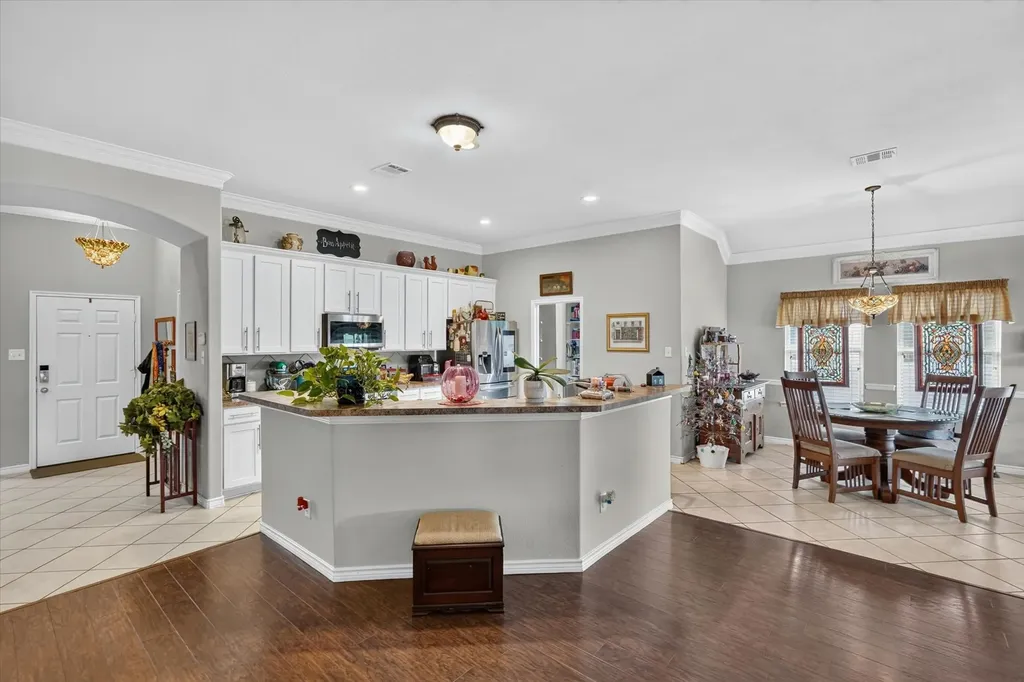 1008 Bell Manor Drive Savannah TX 76227