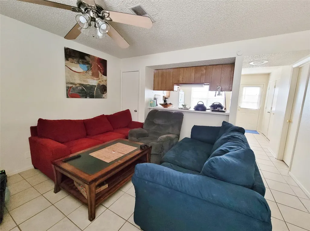 929 W Hickory Street Denton TX 76201