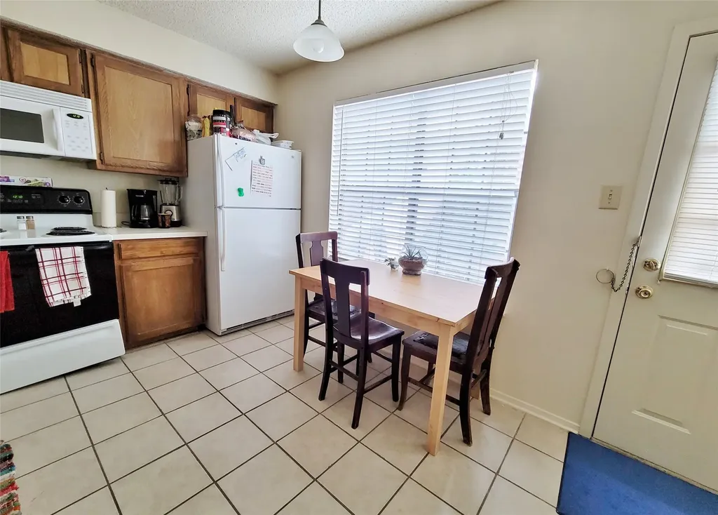 929 W Hickory Street Denton TX 76201