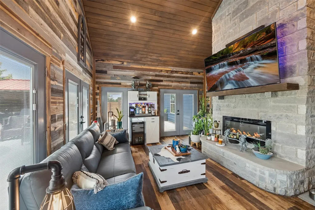 1000 Winding Wood Trail Scurry TX 75158