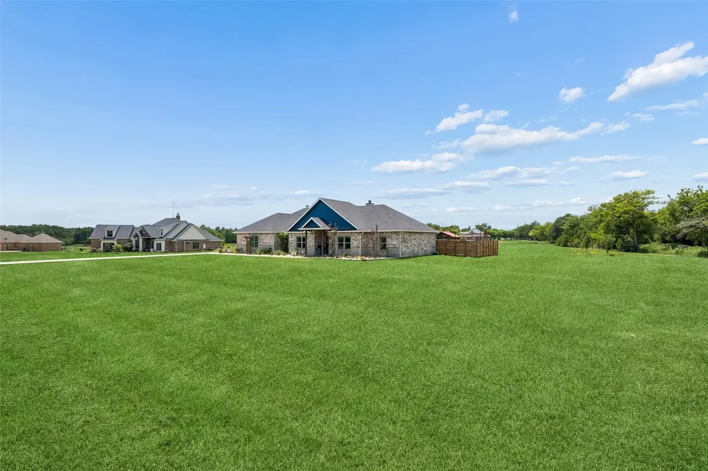 1000 Winding Wood Trail Scurry TX 75158