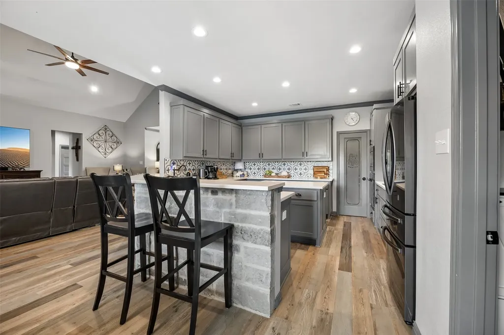 1000 Winding Wood Trail Scurry TX 75158