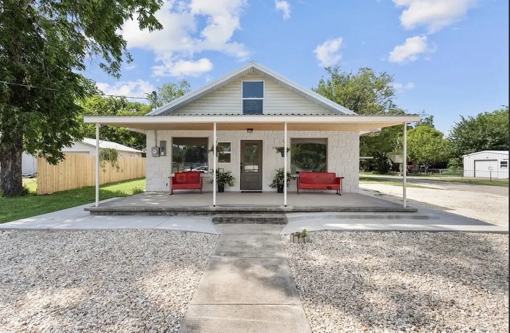 1003 W 5th Street Clifton TX 76634