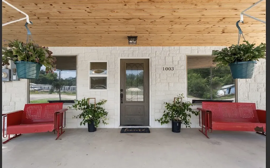 1003 W 5th Street Clifton TX 76634