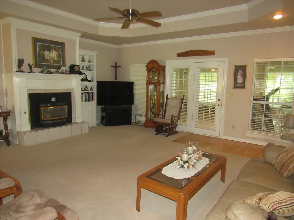 404 County Road 260 Gainesville TX 76240