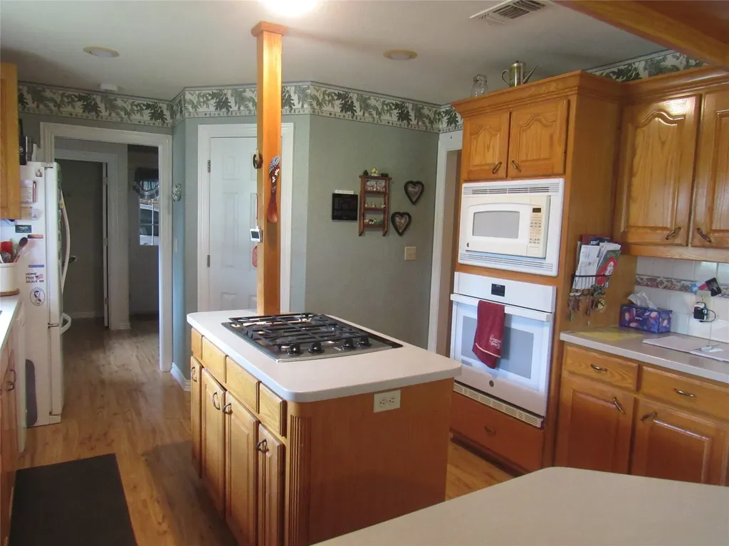 404 County Road 260 Gainesville TX 76240