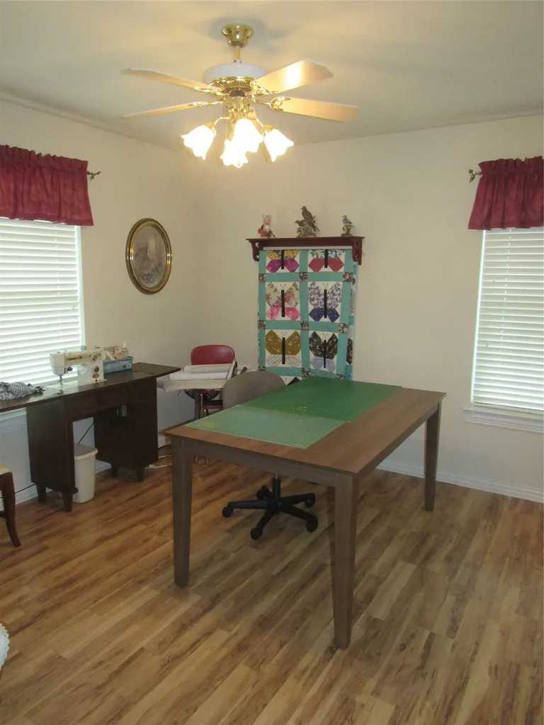 404 County Road 260 Gainesville TX 76240