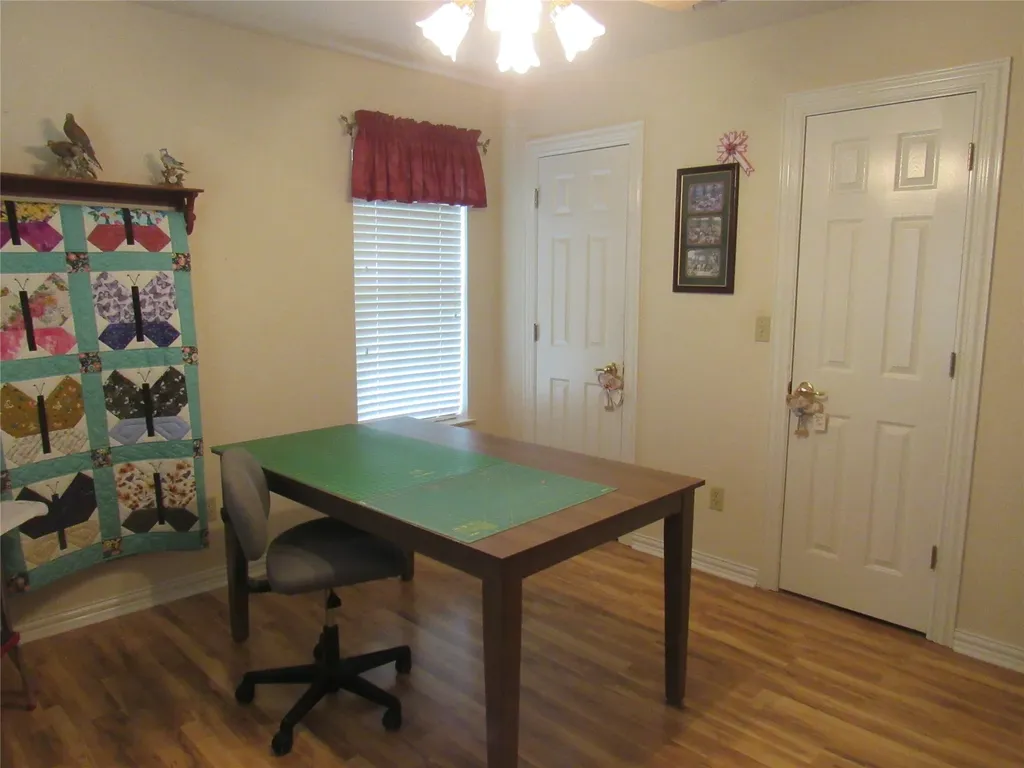 404 County Road 260 Gainesville TX 76240