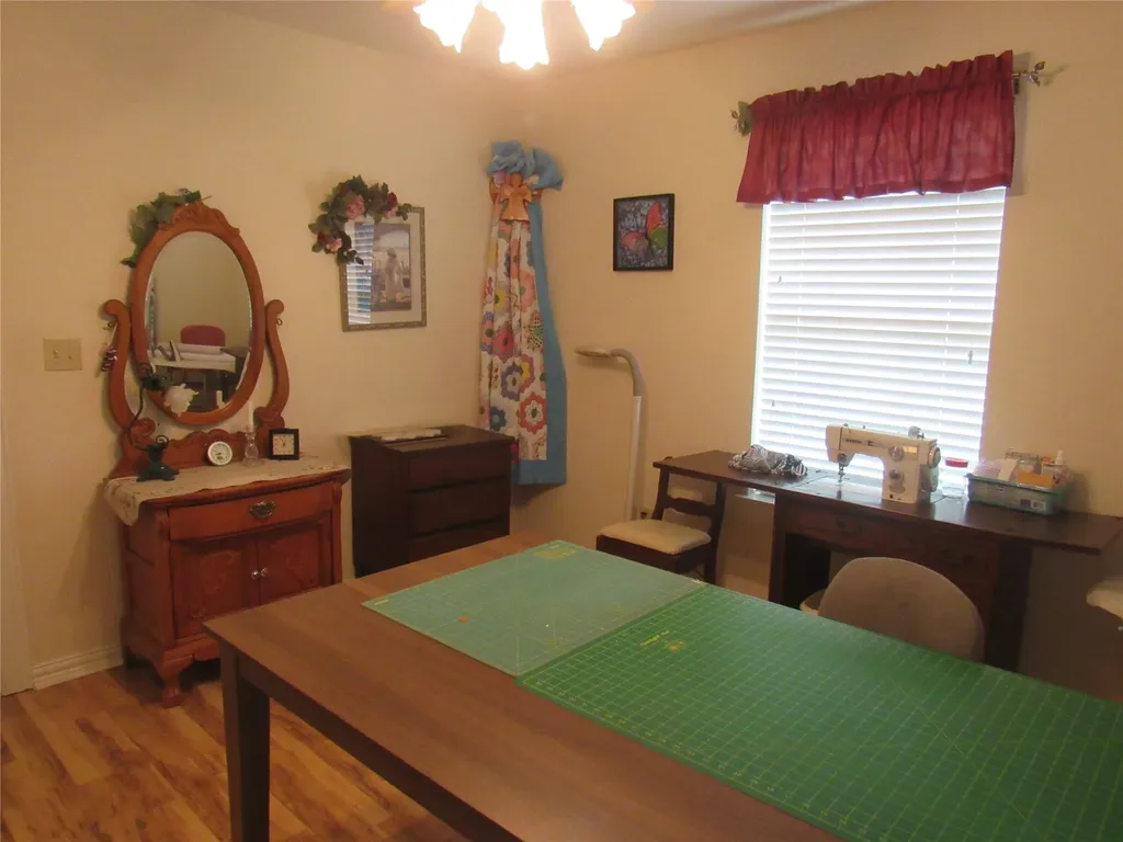 404 County Road 260 Gainesville TX 76240