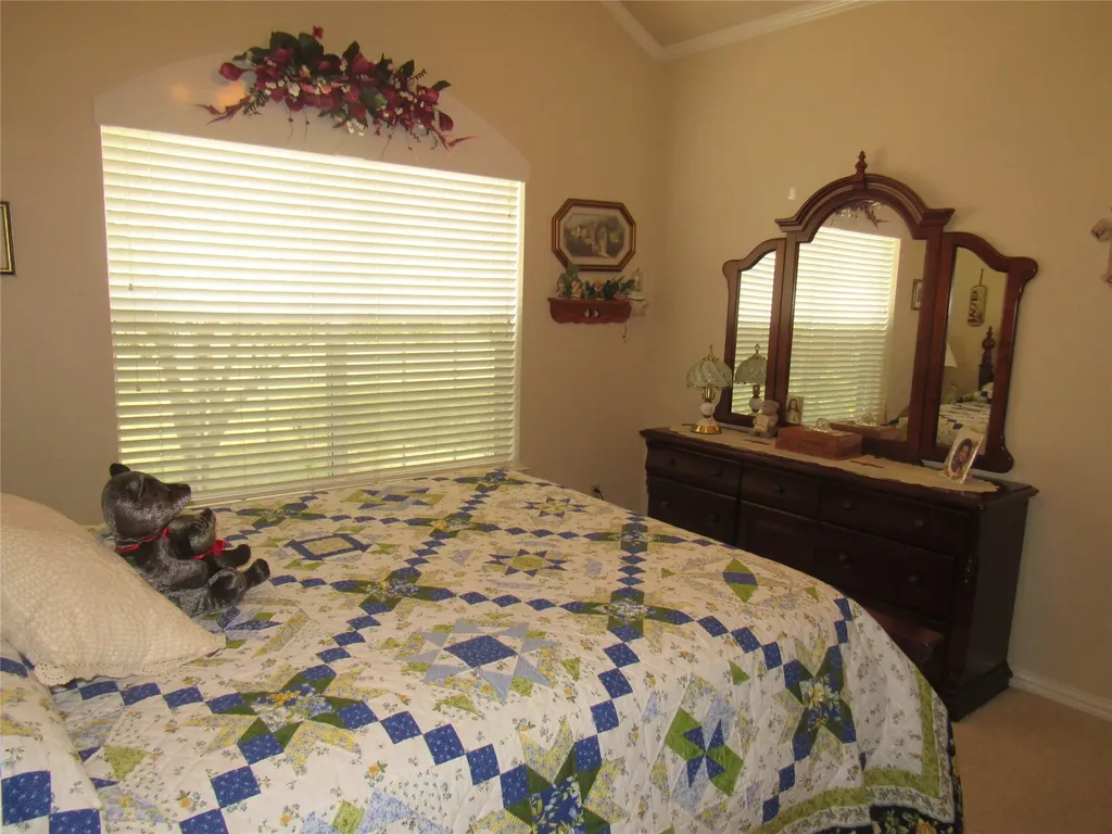 404 County Road 260 Gainesville TX 76240