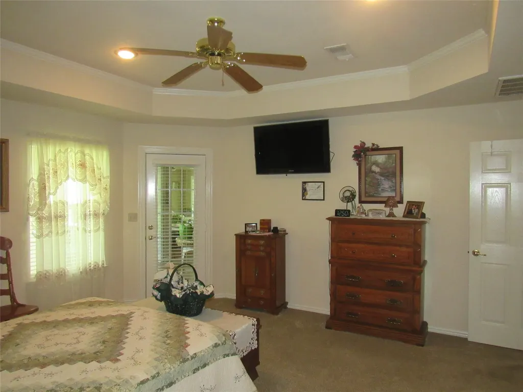 404 County Road 260 Gainesville TX 76240