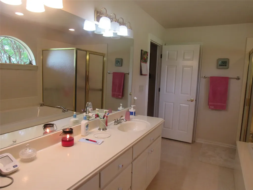 404 County Road 260 Gainesville TX 76240