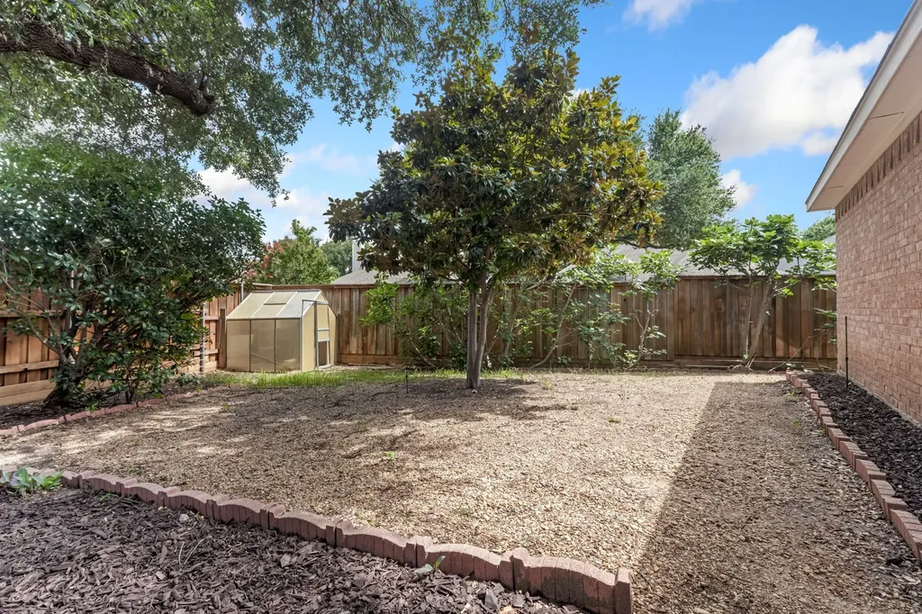 2316 Vetchling Circle Plano TX 75025