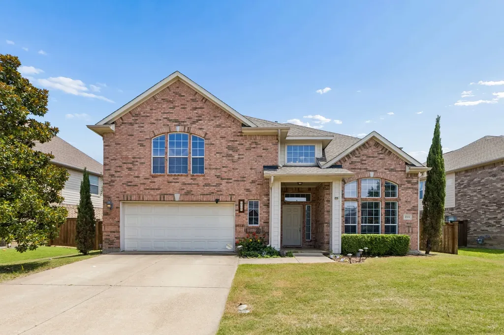2715 Columbus Grand Prairie TX 75054