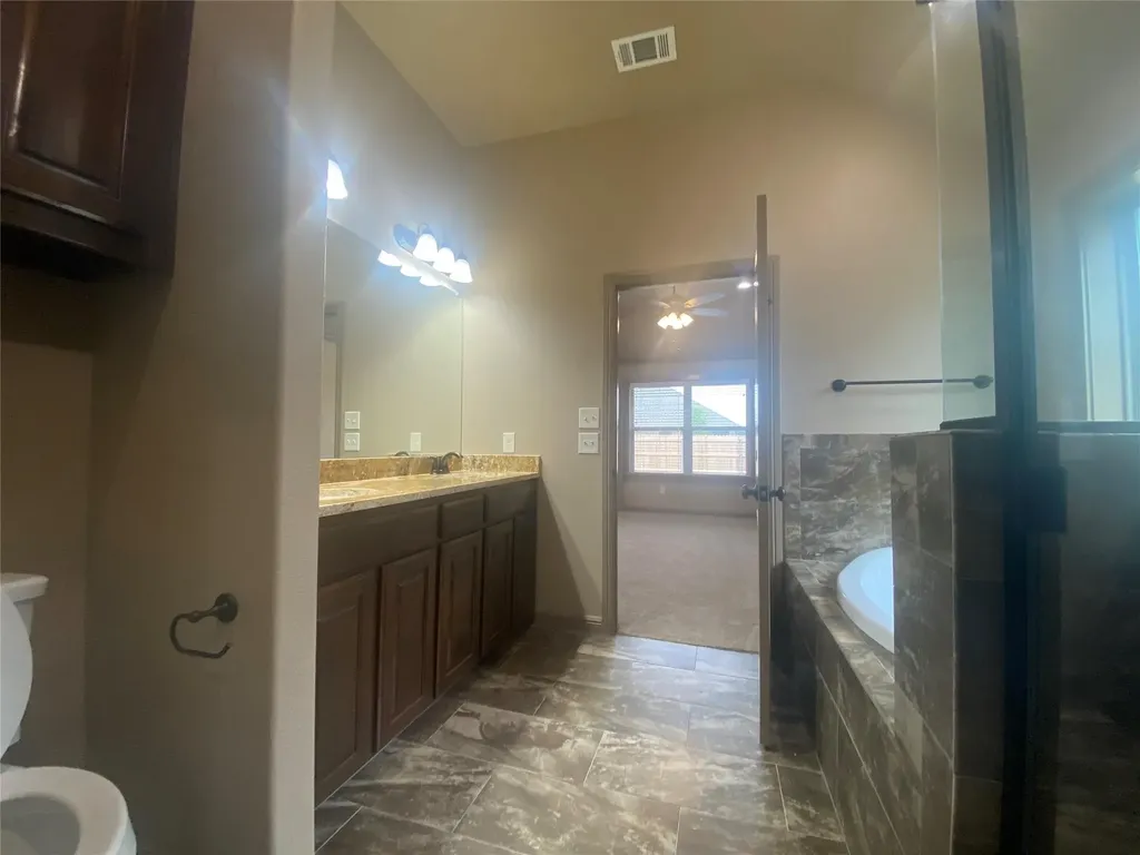 3318 White Horse Drive Granbury TX 76049