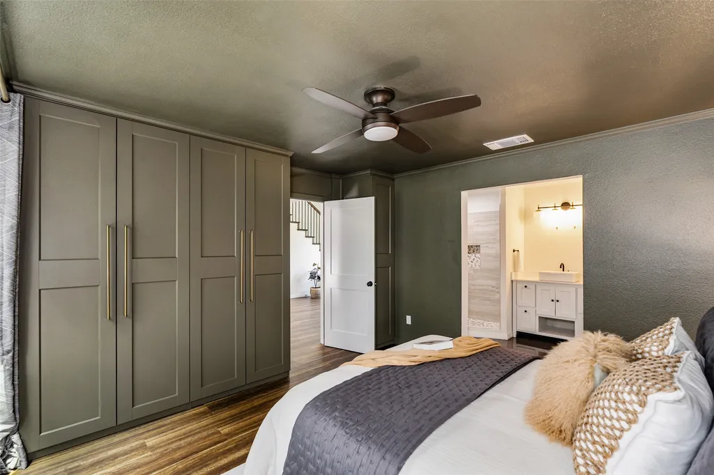 2107 Elmwood Boulevard Dallas TX 75224