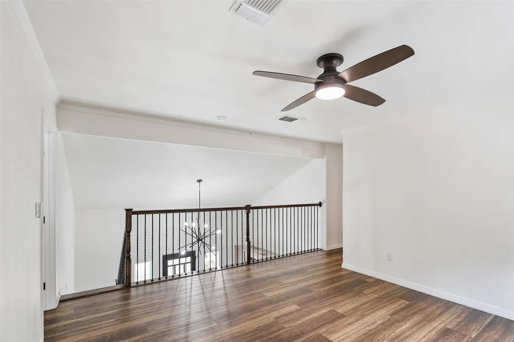 2107 Elmwood Boulevard Dallas TX 75224
