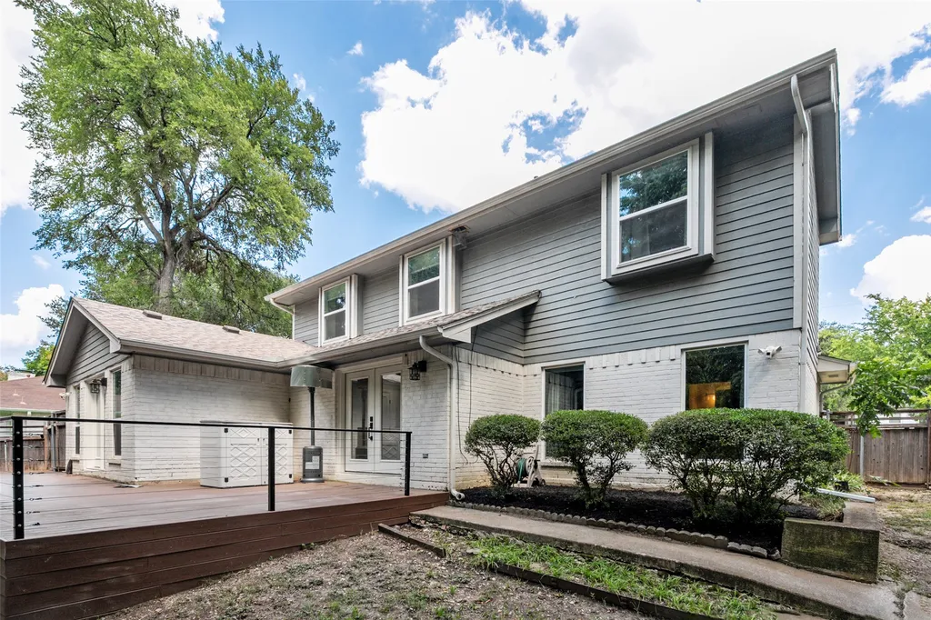 2107 Elmwood Boulevard Dallas TX 75224