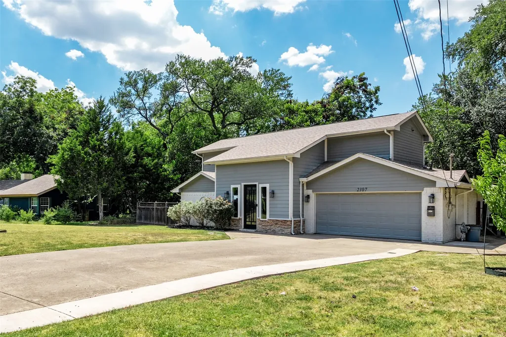 2107 Elmwood Boulevard Dallas TX 75224