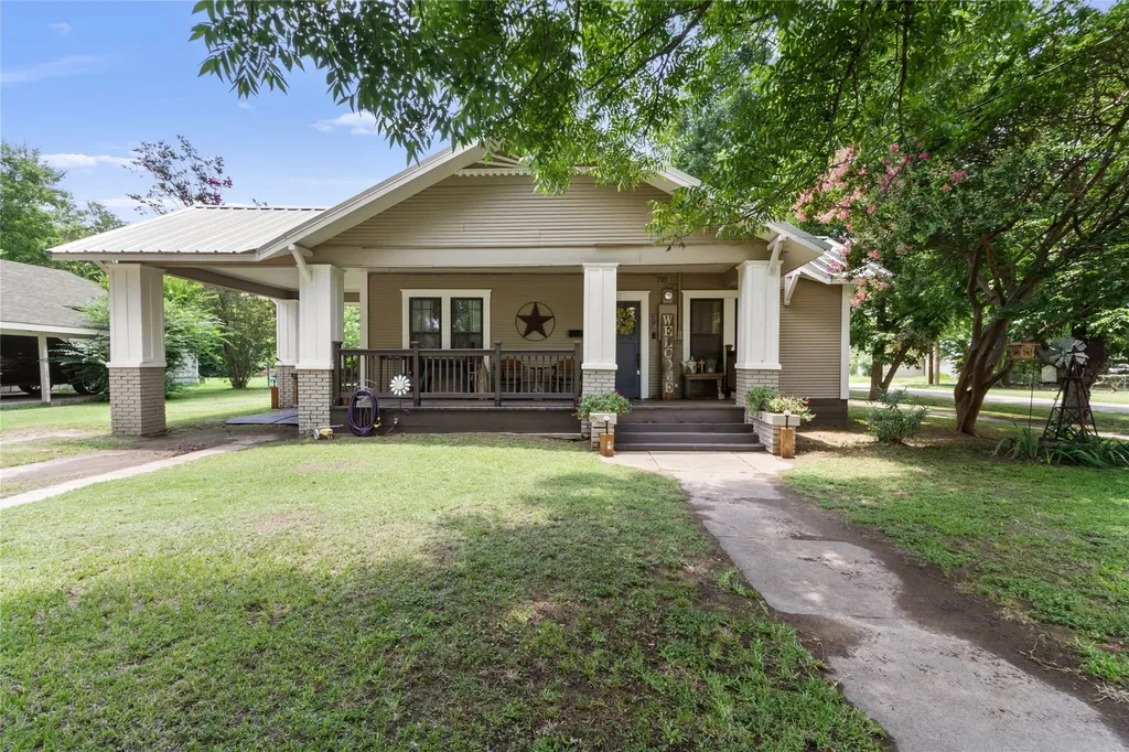 600 Elm Street Teague TX 75860