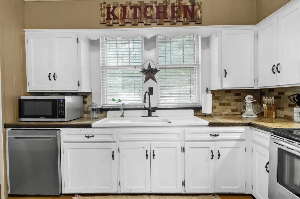 600 Elm Street Teague TX 75860